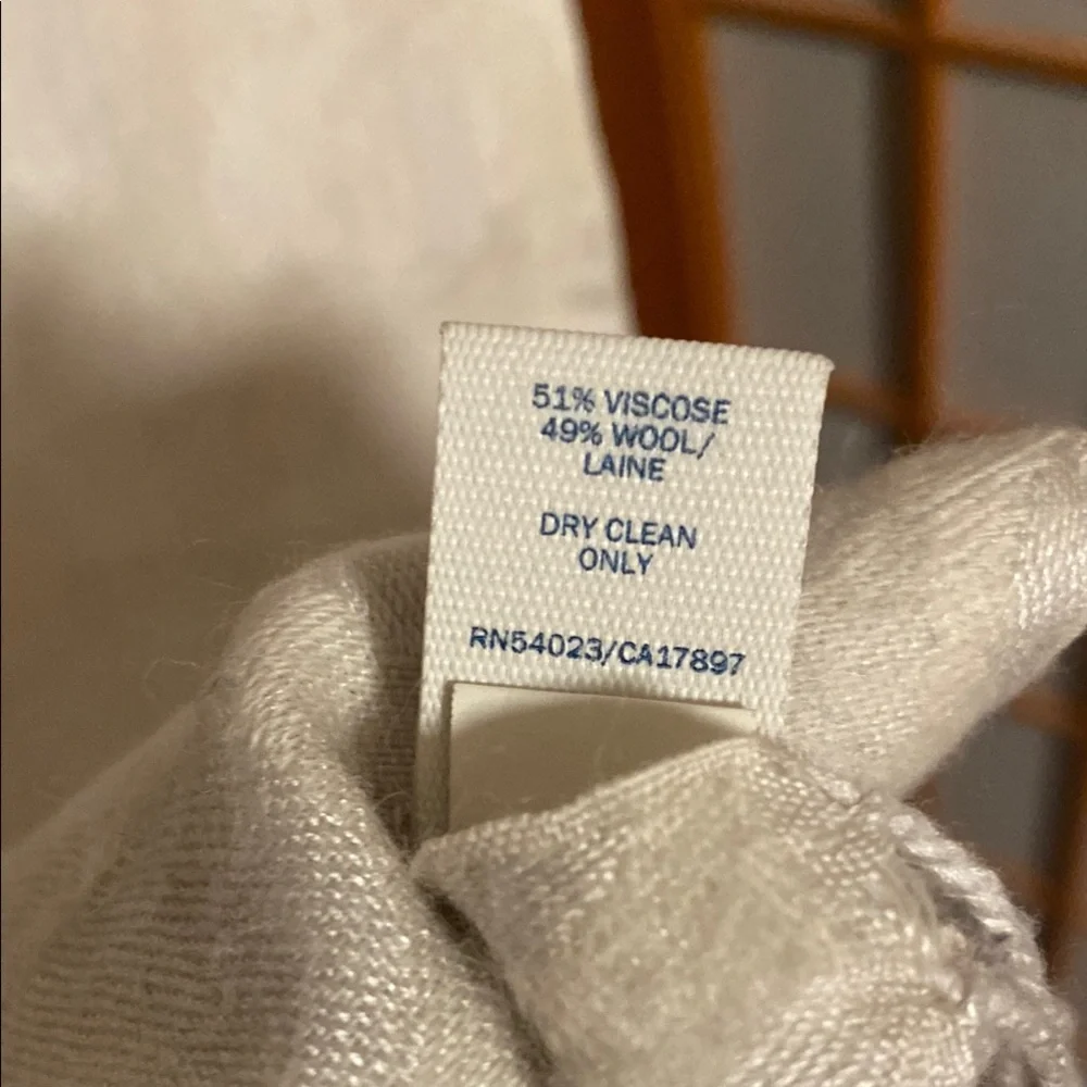 Old Navy Light Gray Scarf Wrap with fringe